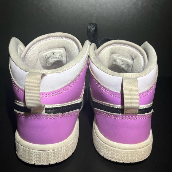 Jordan 1 Mid Grape Kids Basketball Sneaker Size 13C - Picture 4 of 7